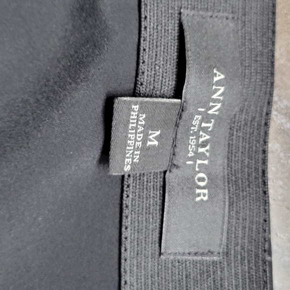 Ann Taylor Handkerchief Hem Black Knit Flare Skirt Size Medium - Picture 6 of 7